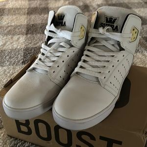 Men’s White Supra shoes 😜OG